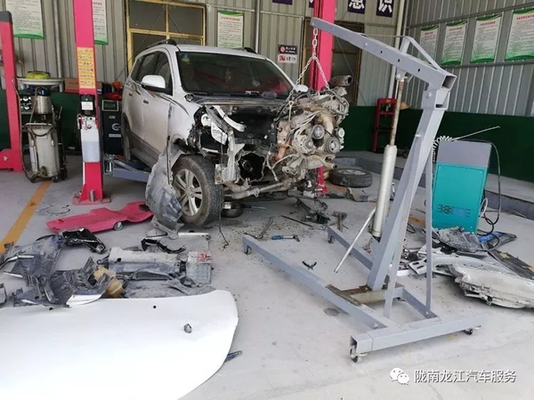 金錘鈑金，銀槍噴漆！龍江汽修值得信賴！