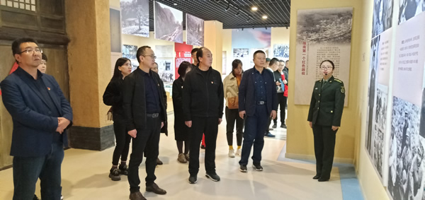 市龍江集團開展“不忘初心、牢記使命”主題黨日活動